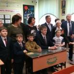 Парта дважды Героя Советского Союза Бориса Волынова установлена в школе Прокопьевска