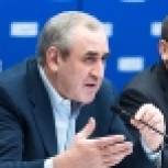 «Единая Россия» соберет глав своих фракций на форум в августе
