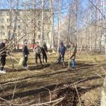 Партийцы провели субботник в Лесном округе
