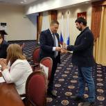 Участнику проекта «ПолитСтартап» в НАО вручен партийный билет
