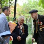 Партийцы ЕР поблагодарили ветеранов ВОВ за Победу