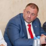 В Надыме приём граждан провел депутат окружного парламента