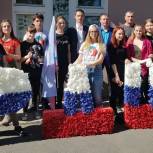 Члены «Российского движения школьников» и «Единой России» посадили зеленую «Аллею памяти» в Свободном 