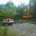Депутат городского Собрания Сочи Владимир Торосян помог в благоустройстве детской площадки