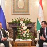 Медведев: Нужно закрепить тенденцию роста товарооборота между РФ и Таджикистаном