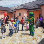 Кизлярский единороссы организовали праздник для детей из КЦСОН