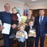 В Свердловской области разрабатывают меры по улучшению демографической ситуации