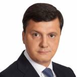 Денис Москвин поздравляет социальных работников с профессиональным праздником