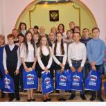 Вручение первых паспортов в Сернуре