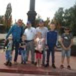Старооскольские единороссы поздравили жителей округа с Днем России