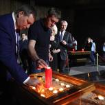 На Поклонной горе зажгли 1418 свечей в память о каждом дне Великой Отечественной войны