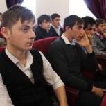 Сторонники ЕР в Грозном встретились со студентами Гуманитарно-технического техникума