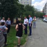 Дмитрий Осипов помогает жителям решать их проблемы 
