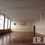 В Зианчуринском районе ремонтируют школьный спортзал