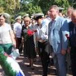 Партийцы поздравили моряков с Днем ВМФ