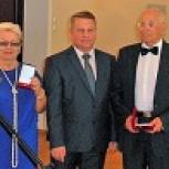 Однопартийцы поздравили Любовь Комарову с получением сразу двух престижных наград 