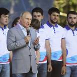 Глава государства: Необходимо помогать развитию студенческих спортивных клубов России