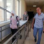 Долгопрудненские депутаты-единороссы проверили готовность перехода между корпусами центральной городской больницы