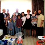 Депутаты-единороссы Николай Малов и Сергей Михеев посетили многодетную семью из Новочебоксарска