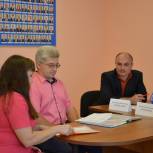  Партийная приемная в Кантемировке активно взаимодействует с широким кругом структур
