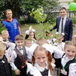 Аллея из березок и туй появилась в школе Георгиевска