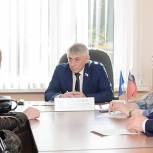 Владимир Мельник окажет содействие в организации поездки детей в цирк