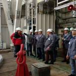 Депутаты Думы Югры оценили работу нефтедобывающей платформы и учебного центра в Астрахани