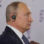 Экономика РФ показала, что может справляться с самыми острыми вызовами - Путин