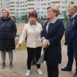 Лариса Лазутина встретилась с жителями Новой Трёхгорки