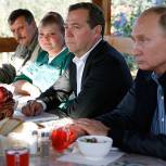 Глава государства призвал расширять присутствие аграриев РФ на внутреннем и внешнем рынках