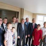 Большая семья из Ялуторовского района справляет новоселье