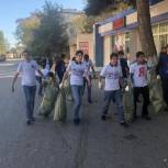 Партийцы Каспийска организовали субботник на улицах города