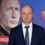 Николаю Новожилову вручено удостоверение депутата окружного Собрания
