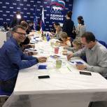 Мастер-класс по живописи «Объединяющая сила искусства» прошел в исполкоме Сергиево-Посадского местного отделения Партии 