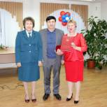 Владимир Майер поздравил сотрудников налоговой службы с праздником 