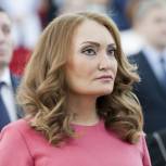 Лаптандер поддержала рукодельниц поселка Харп