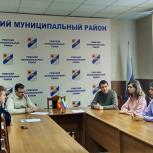 Ряжские молодогвардейцы поздравили единороссов с 17-летием партии