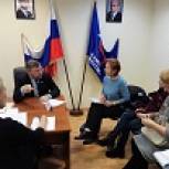 Безопасность вакцин, ремонт детской больницы, приватизация жилья – темы приема депутата ЕГД Сергея Боярского