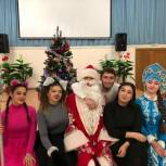 Единороссы Кизляра поздравили детей с ОВЗ с новогодними праздниками