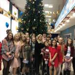 Елена Бондаренко поздравила детей своего избирательного округа  с наступающим Новым годом