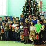 Владимир Зюба поздравил воспитанников Костинской школы-интерната