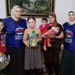 В Грозном дети из многодетных семей получили подарки на Новый год