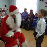 В Шаранге партийцы поздравили детей с ограниченными возможностями здоровья с новогодними праздниками