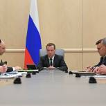 Медведев призвал не затягивать переход на новые правила работы с отходами