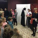 В Орехово-Зуеве открылась выставка «Театральные истории» 