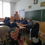 Сторонники «Единой России» рассказали сунженским школьникам о правилах нахождения в Интернете
