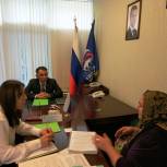 В Приемной «Единой России» проблемы граждан выслушал депутат Мурат Мамаев