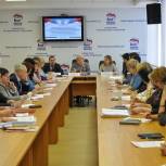 Актуальную проблему девиантного поведения подростков обсудили за круглым столом в реготделении Партии "Единая Россия"