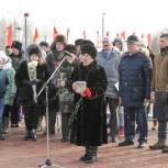 В Пензе родственникам павшего бойца передали фронтовую реликвию