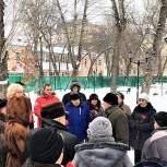 В сквере Ополченцев Замоскворечья партийцы возложили цветы к памятнику ВОВ